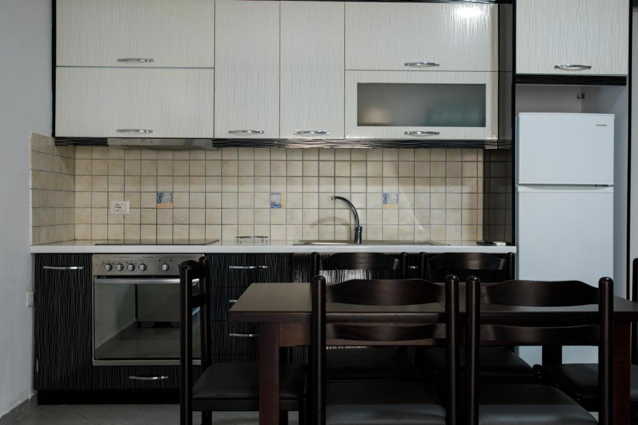 ساراندا Grand Blue Aparthotel المظهر الخارجي الصورة