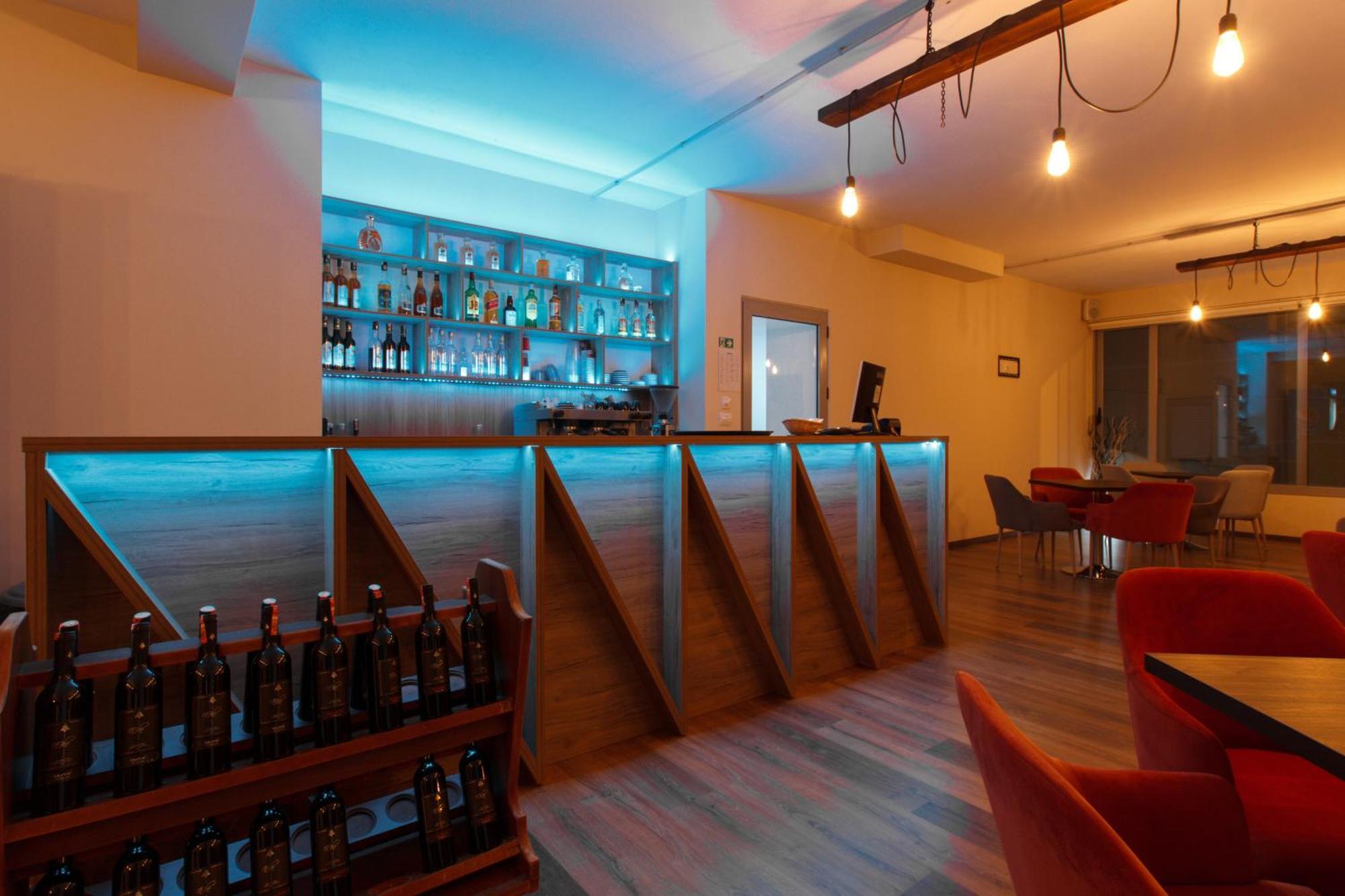 ساراندا Grand Blue Aparthotel المظهر الخارجي الصورة