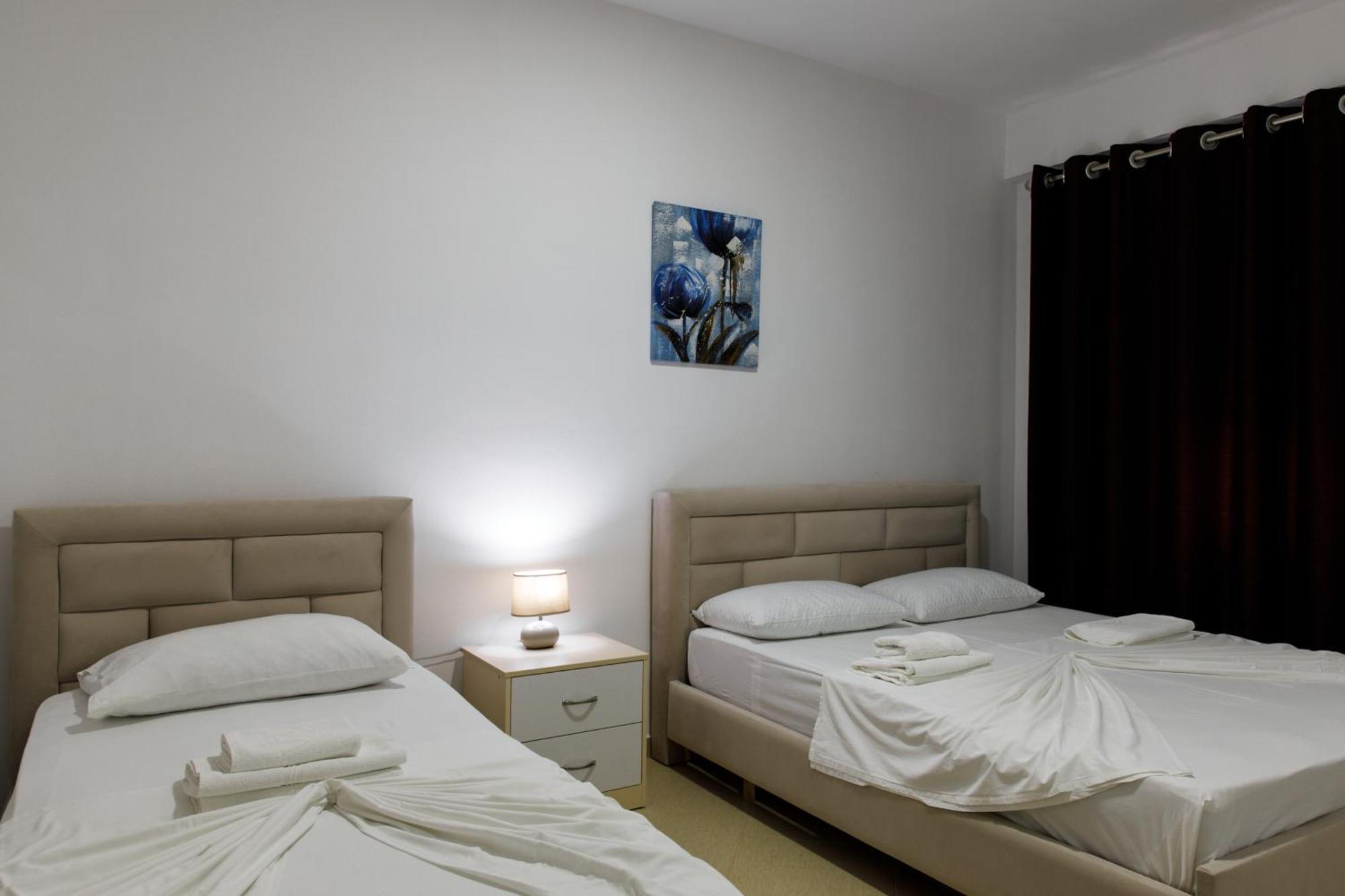 ساراندا Grand Blue Aparthotel المظهر الخارجي الصورة