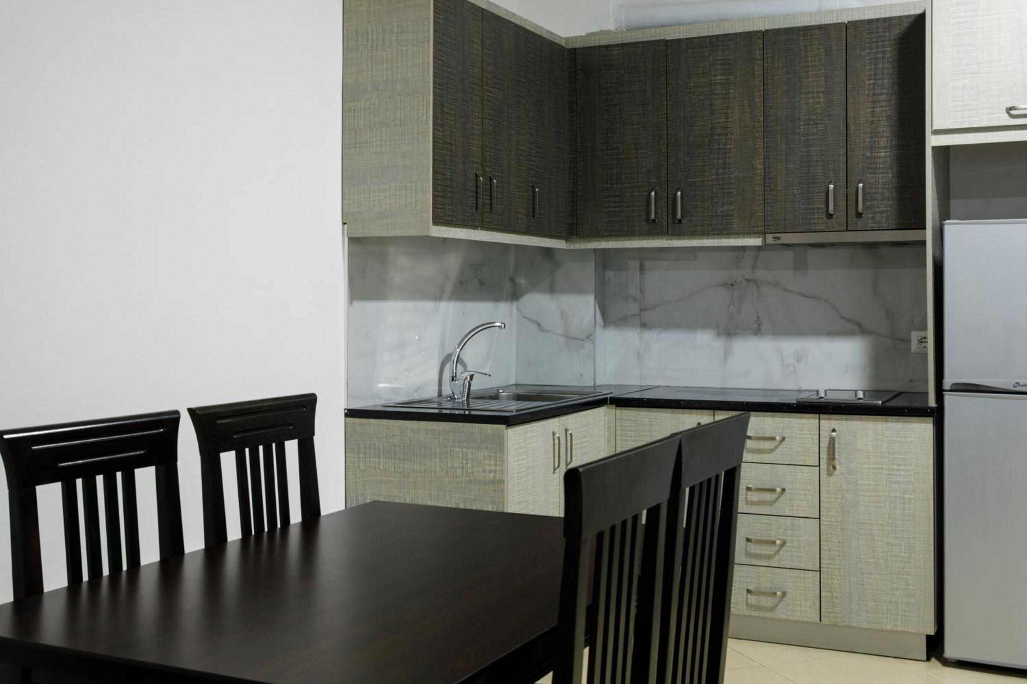 ساراندا Grand Blue Aparthotel المظهر الخارجي الصورة