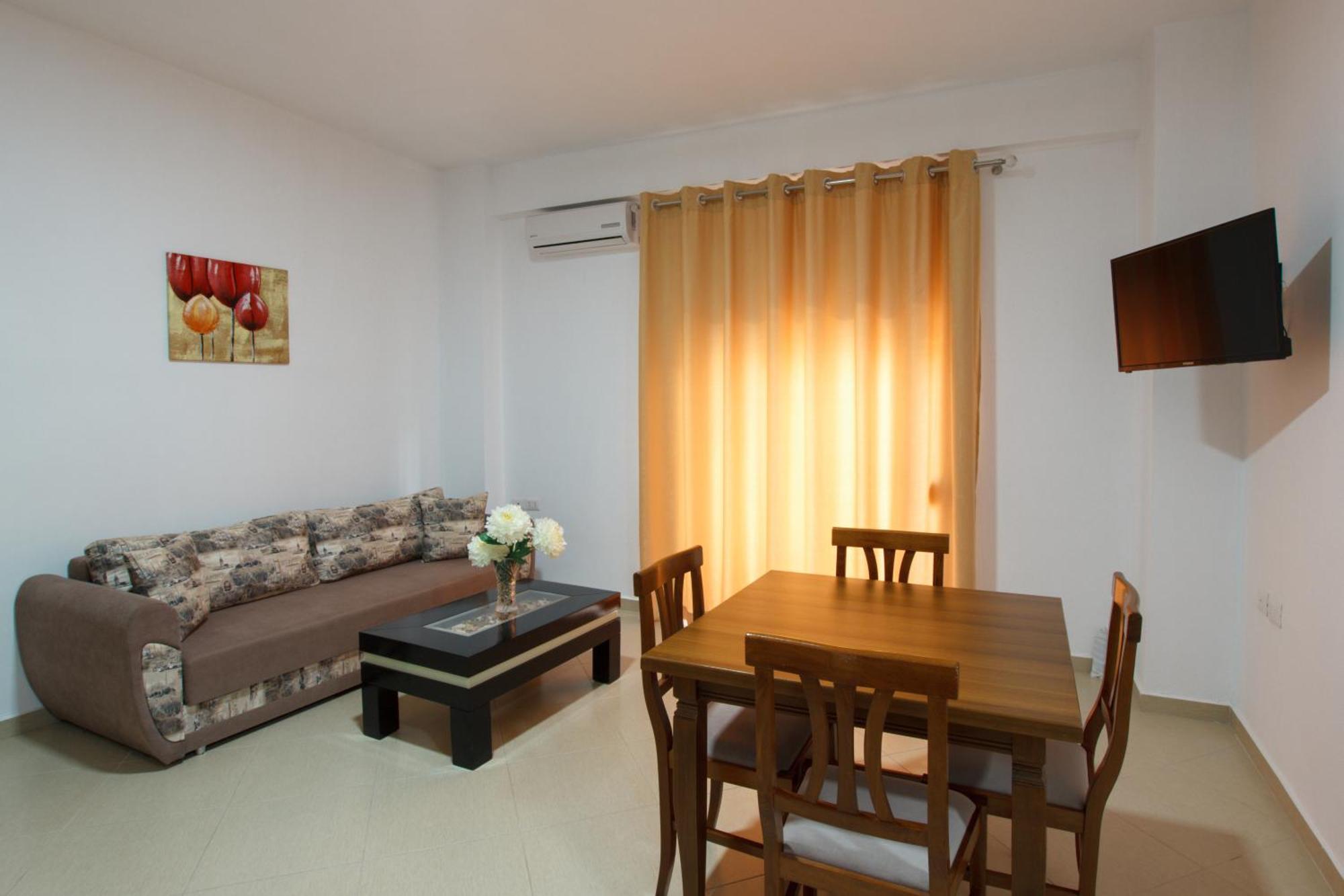 ساراندا Grand Blue Aparthotel المظهر الخارجي الصورة